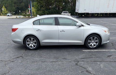 Used 2010 Buick LaCrosse CXL w/ Luxury Package FWD image 3