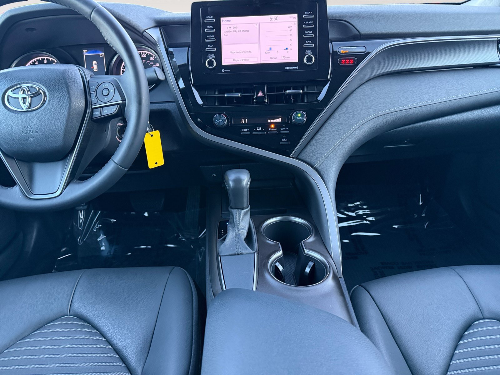 Used 2021 Toyota Camry SE w/ Carpet Mat Package (TMS) FWD image 11