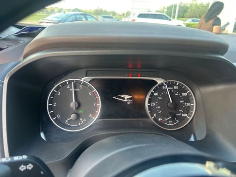 Used 2023 Nissan Rogue SV image 7