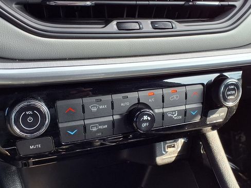 Used 2025 Jeep Compass Limited AWD/4WD image 12