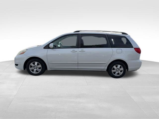 Used 2008 Toyota Sienna XLE FWD image 4