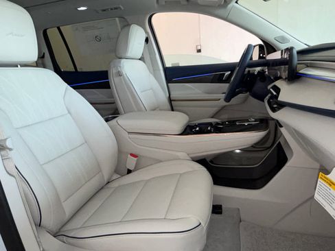 New 2026 Buick Enclave Avenir w/ Super Cruise Package image 31