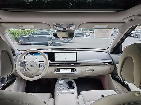 Used 2024 Genesis GV60 RWD image 29
