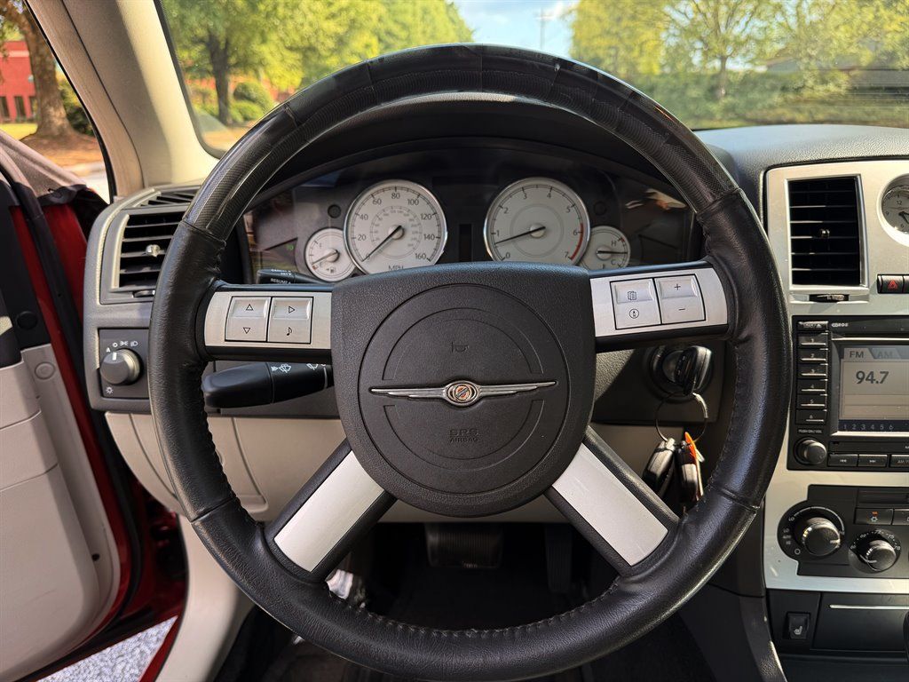 Used 2006 Chrysler 300 C RWD image 11