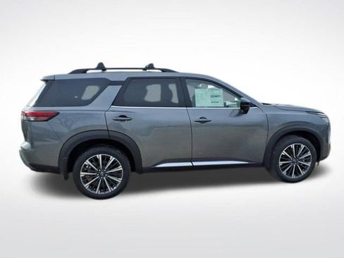 New 2026 Nissan Pathfinder Platinum image 8