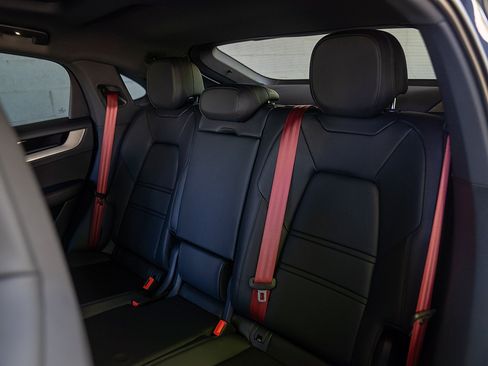 Certified 2026 Porsche Cayenne S AWD/4WD image 23