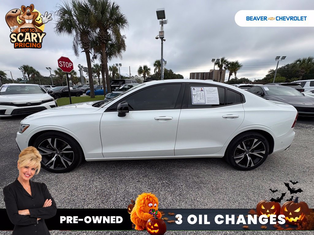 Used 2022 Volvo S60 B5 R-Design w/ Advanced Package FWD image 4