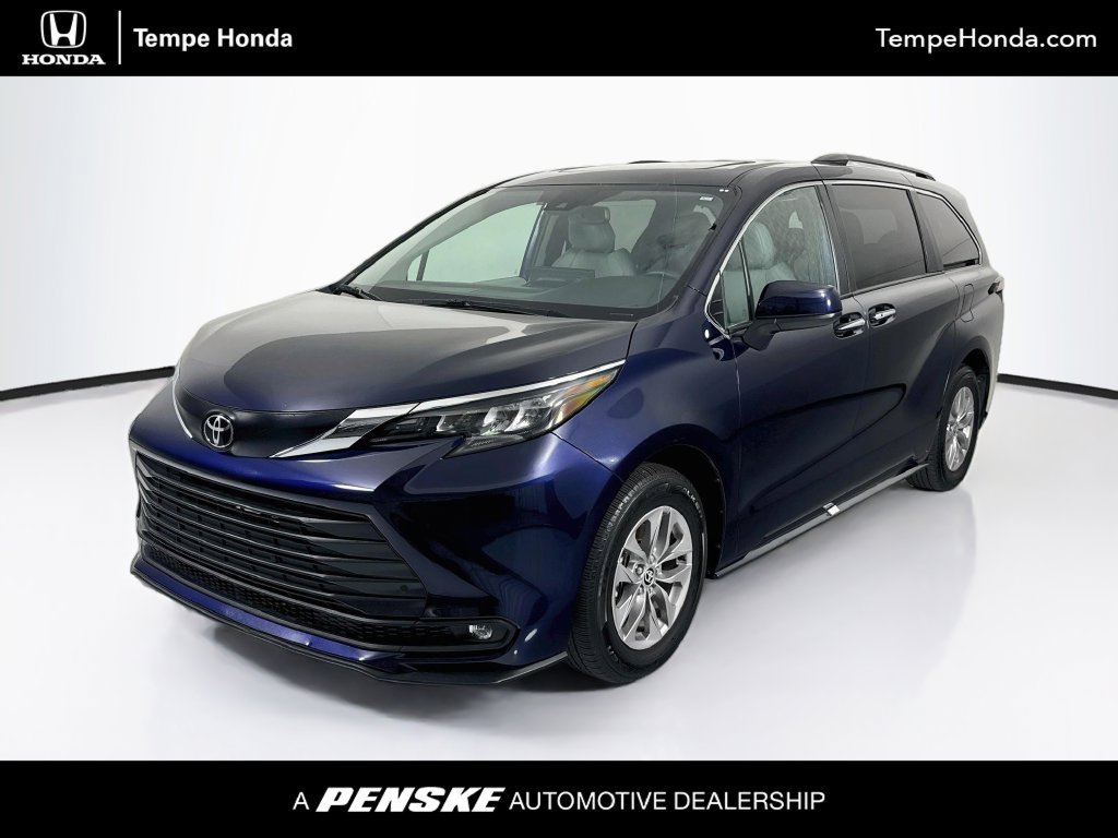 Used 2026 Toyota Sienna XLE FWD image 1