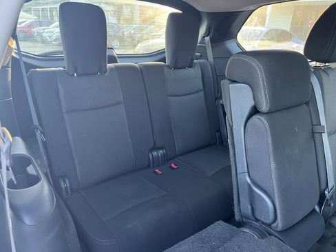Used 2020 Nissan Pathfinder S image 12