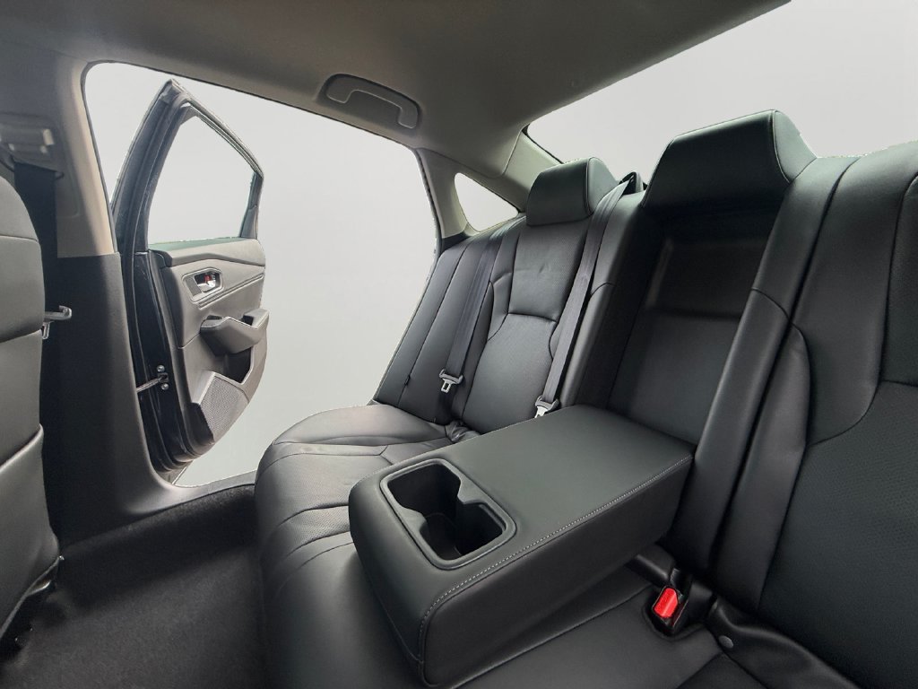 Certified 2025 Honda Accord Touring image 25