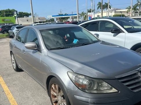 Used 2011 Hyundai Genesis 3.8 w/ Premium Navigation Pkg 3 RWD image 5