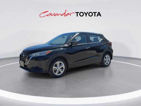 Used 2025 Nissan Kicks Play S FWD image 4