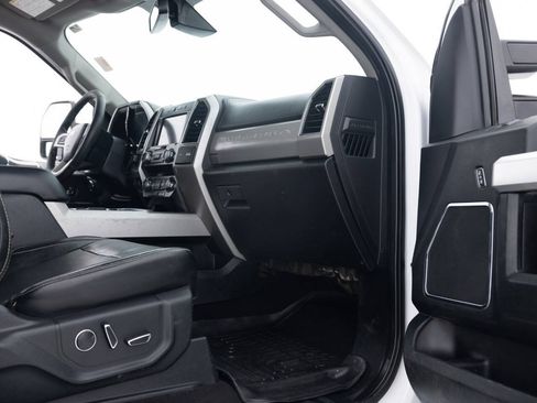 Used 2019 Ford F250 Lariat w/ Lariat Ultimate Package AWD/4WD image 35