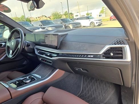 Used 2024 BMW X5 sDrive40i w/ Premium Package image 23