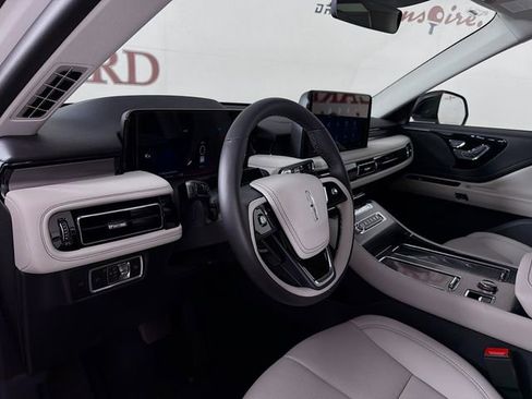 New 2026 Lincoln Aviator 2WD image 9