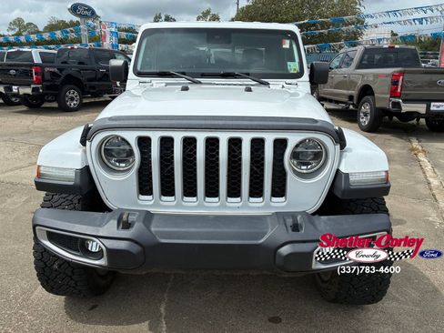 Used 2020 Jeep Gladiator Overland AWD/4WD image 2
