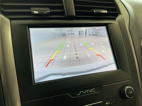 Used 2020 Ford Fusion SE image 16