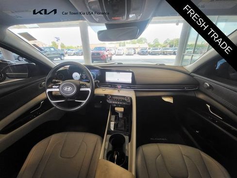 Used 2025 Hyundai Elantra Limited FWD image 14