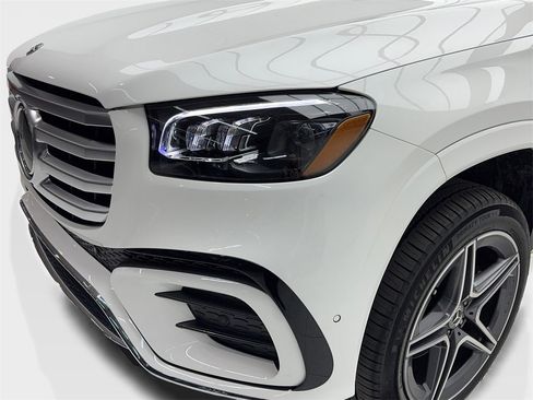 Used 2025 Mercedes-Benz GLS 450 4MATIC w/ AMG Line Exterior image 5