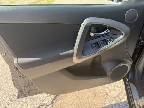 Used 2012 Toyota RAV4 Sport w/ Appearance Pkg FWD image 13