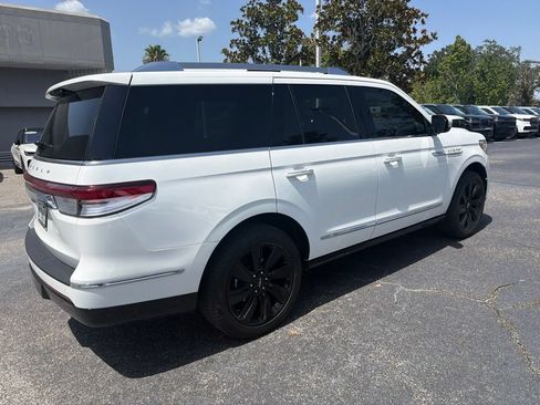 Used 2023 Lincoln Navigator Reserve AWD/4WD image 2