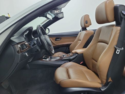 Used 2013 BMW 335i Convertible RWD image 14
