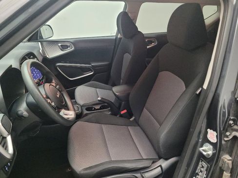 Used 2023 Kia Soul LX w/ Option Group 015 image 17