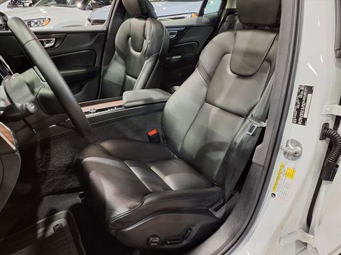 Used 2023 Volvo S60 B5 Plus w/ Climate Package image 16