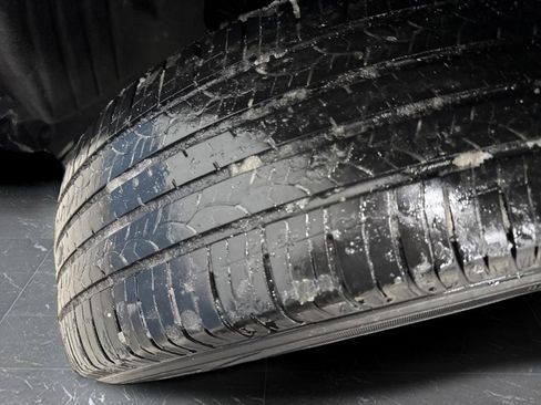 Used 2023 Ford Explorer XLT image 36