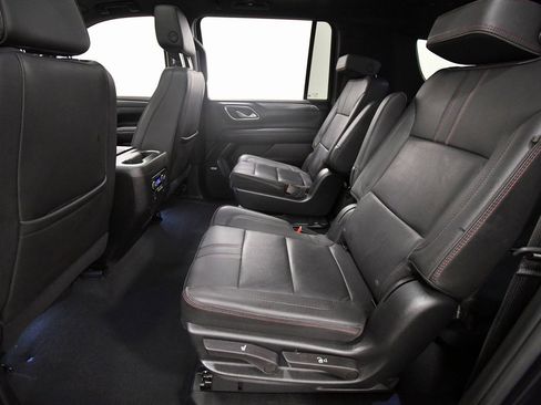 Used 2023 Chevrolet Suburban RST image 15