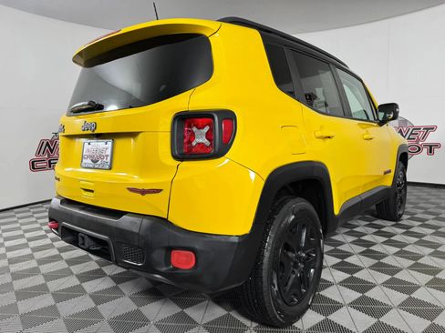 Used 2018 Jeep Renegade Trailhawk w/ UConnect 8.4 Nav Group AWD/4WD image 27