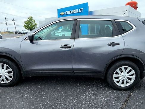 Used 2016 Nissan Rogue S image 3