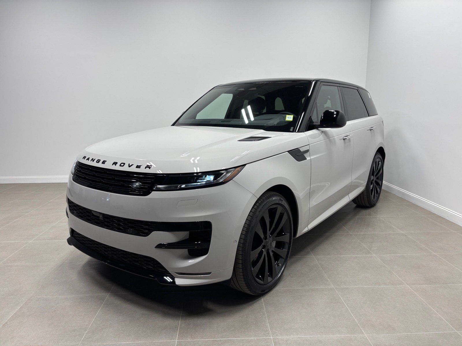 New 2026 Land Rover Range Rover Sport Dynamic SE AWD/4WD image 1