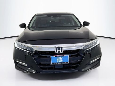 Used 2020 Honda Accord Touring image 2