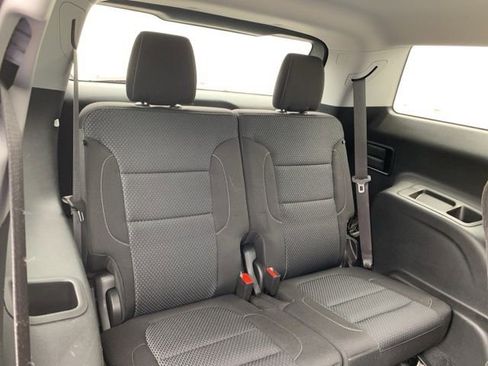 Used 2022 GMC Acadia SLE image 50