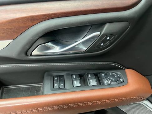 Used 2024 GMC Yukon Denali Ultimate AWD/4WD image 23