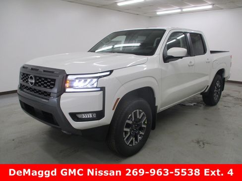 New 2025 Nissan Frontier SL image 1