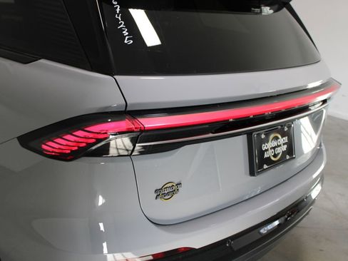 New 2026 Lincoln Nautilus Premier image 55