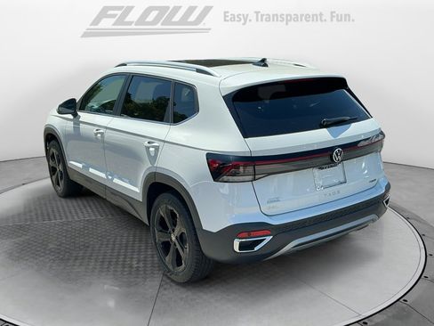 New 2025 Volkswagen Taos SEL image 5