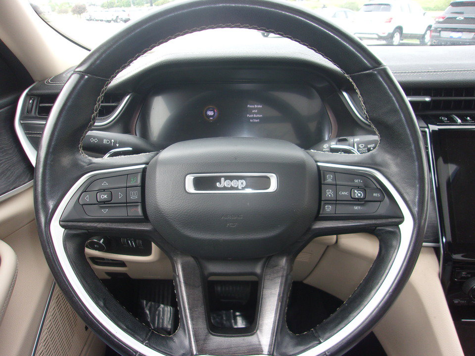 Used 2022 Jeep Grand Cherokee L Limited AWD/4WD image 10