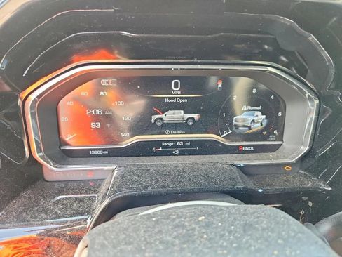 Used 2024 GMC Sierra 1500 SLE w/ Preferred Package RWD image 9