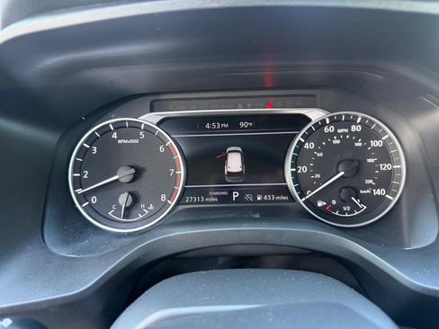 Used 2025 Nissan Rogue SV FWD image 32