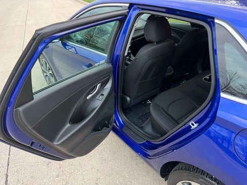 Used 2019 Hyundai Elantra GT image 22