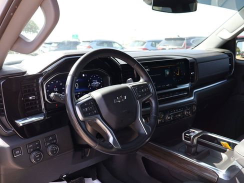 Used 2022 Chevrolet Silverado 1500 RST AWD/4WD image 23