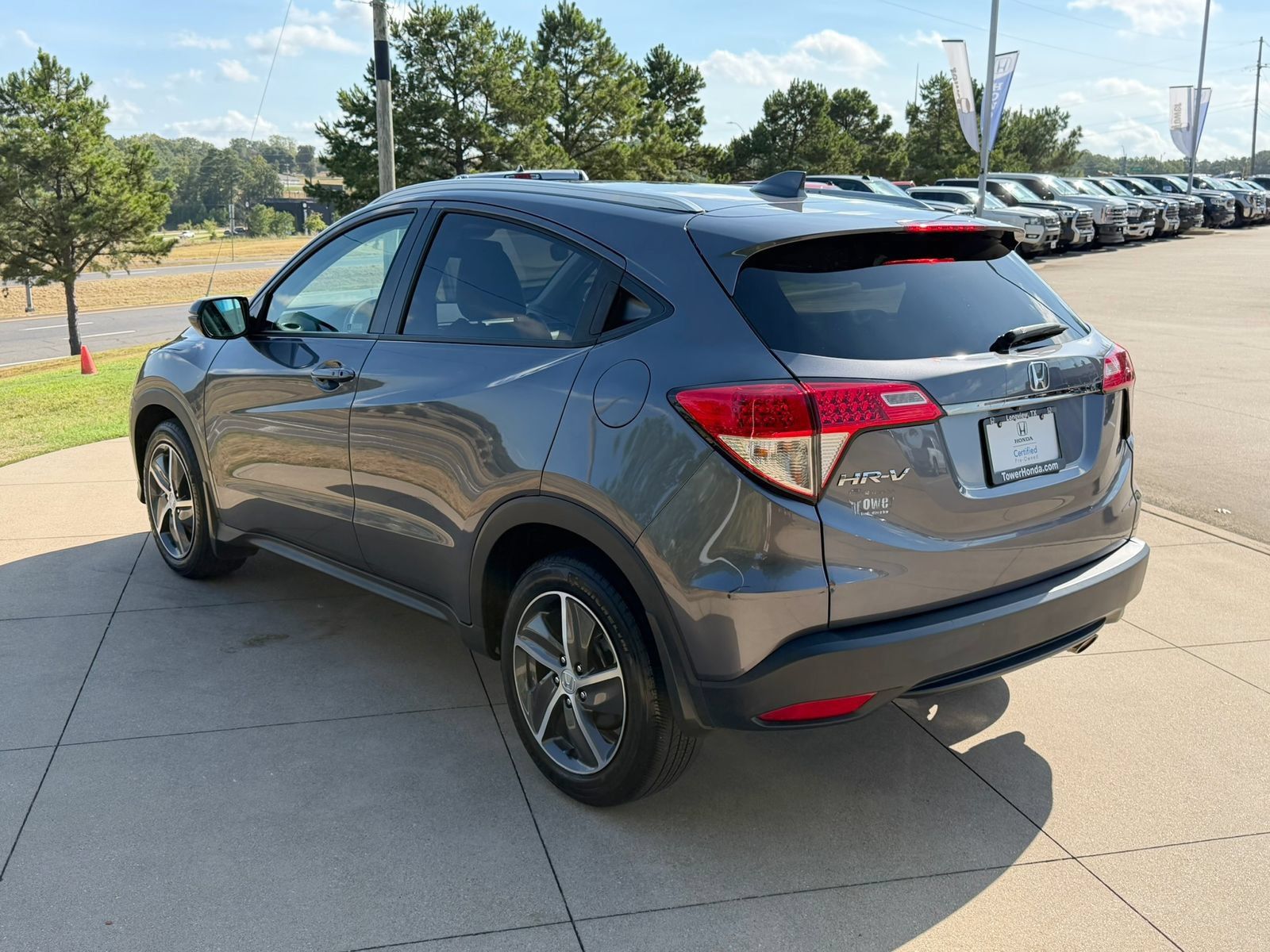 Used 2022 Honda HR-V EX-L image 4