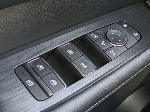 New 2026 Nissan Armada SL w/ Captain's Chari Seat Package image 28