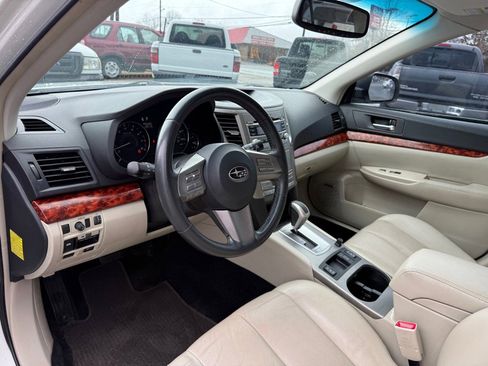 Used 2011 Subaru Outback 2.5i Limited w/ PWR Moonroof Pkg image 10