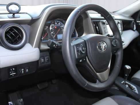 Used 2014 Toyota RAV4 Limited image 14