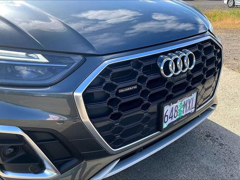Used 2021 Audi Q5 e Premium Plus w/ Premium Plus Package AWD/4WD image 32