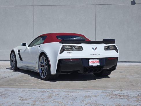 Used 2016 Chevrolet Corvette Z06 w/ 3LZ Preferred Equipment Group image 5